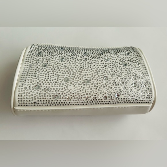 New White Steve Madden Clutch Makeup Bag  iPhone Case Rhinestone Cambodia Summer - Picture 6 of 13